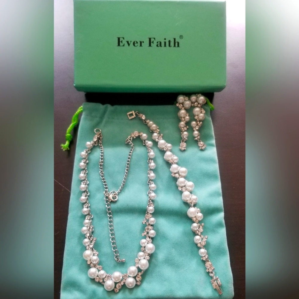 Ever Faith Simulated Pearl Crystal Elegant Necklace Earrings Bracelet Jewelry